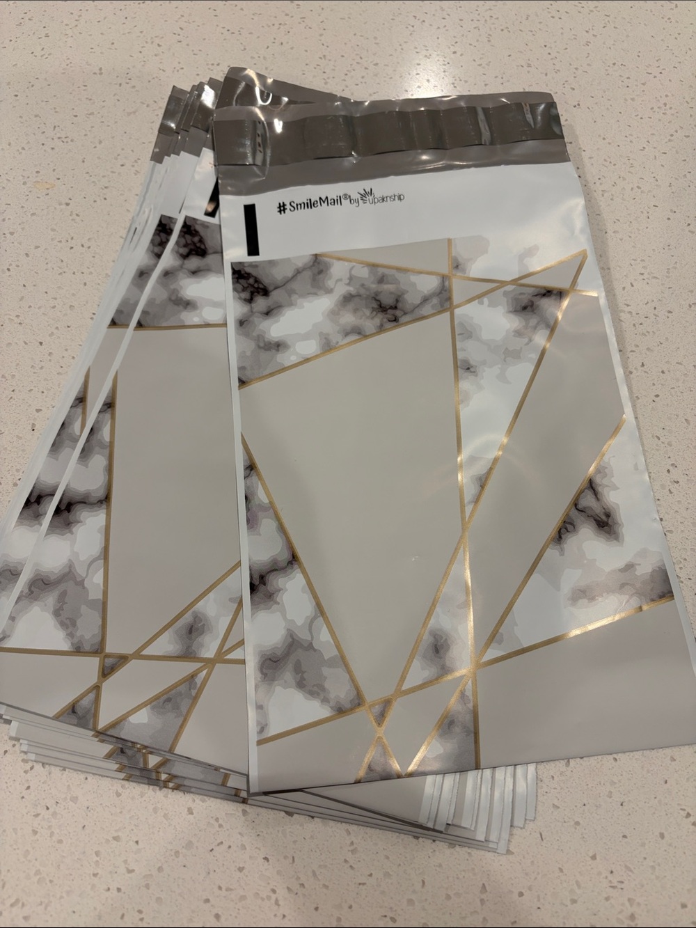 QTY 20 6”x9” Marble & Gold Geometric Shipping Mailers - White/Gold Unisex